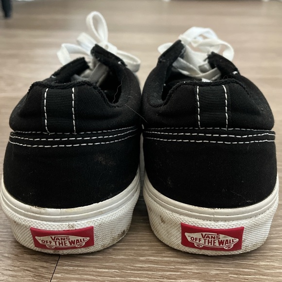 Vans black canvas shoes women’s size 8.5 - Picture 3 of 3